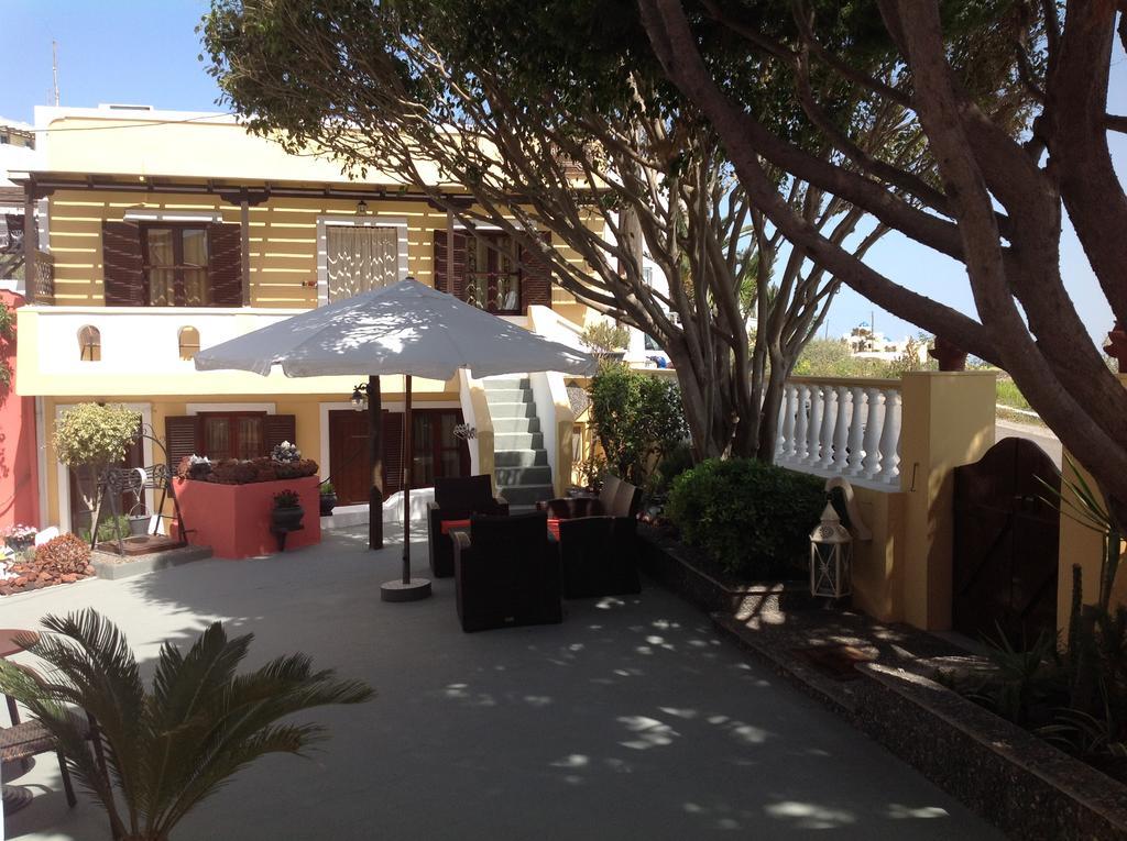 Pansion Zaharoula Hotel Fira  Exterior photo