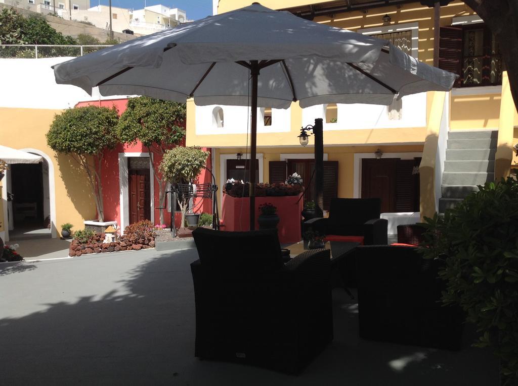 Pansion Zaharoula Hotel Fira  Exterior photo